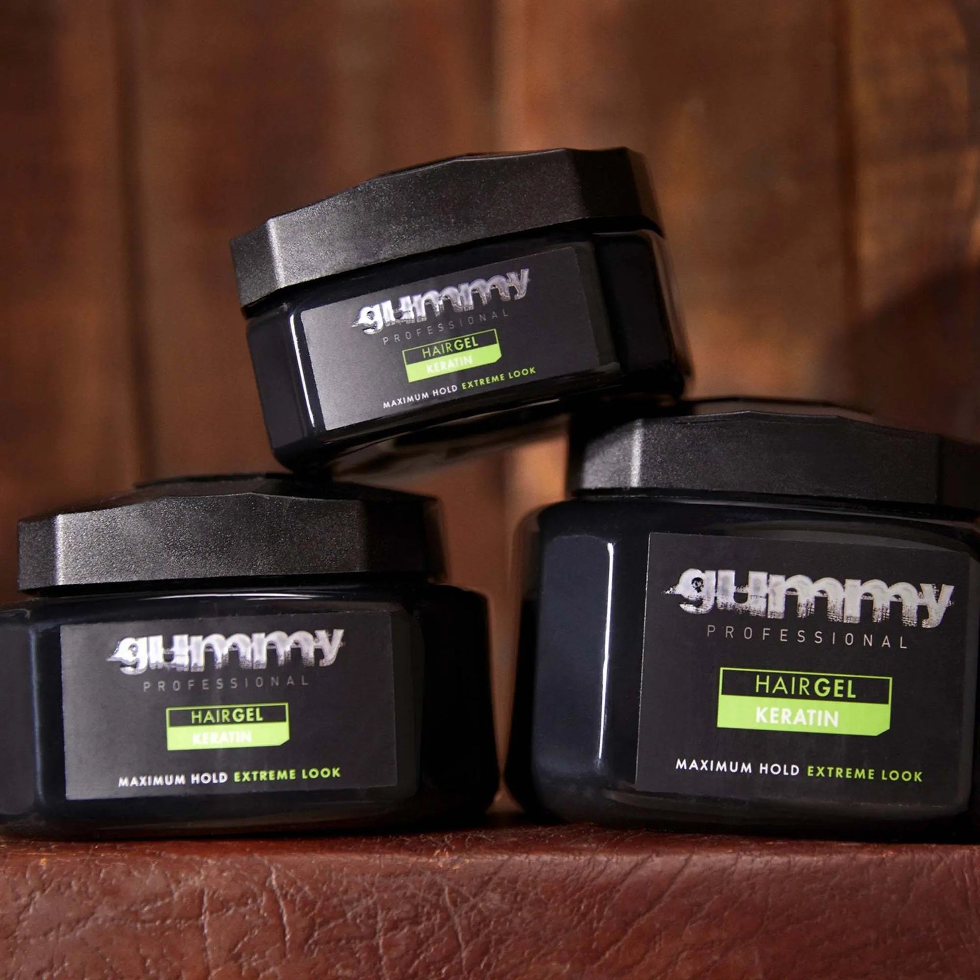 GUMMY HAARGEL 700 ML KERATINWIE BENUTZT MAN:
Tragen Sie von Hand auf feuchte Haare auf und formen Sie sie mit den Fingern, um den gewünschten Look zu erzielen.
PRODUKTBESCHREIBUNG:
Während seingummyOnKozmetikGUMMY HAARGEL 700 ML