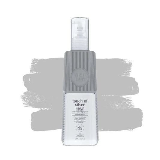 Nishlady Touch Of Silver Hair Care Leave-in Serum 97 ml🤍 Neutralisiert Gelbstiche und erhält den kühlen Farbton: Blondes, graues oder platinblondes Haar kann mit der Zeit warme, gelbliche Untertöne entwickeln. Dieses LeHairNishLadyOnKozmetikNishlady Touch Of Silver