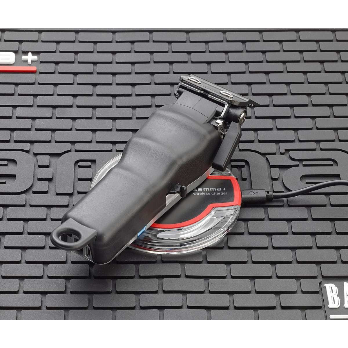 Gamma Piú Universal QI Wireless Charging Pad for Hair Clippers & Shavers